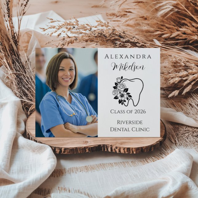 Anuncio Photo Elegant Floral Tooth Dental Graduation (Subido por el creador)