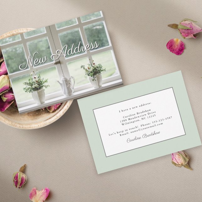 Anuncio Plantas en la ventana Nueva notificación de direcc (This cozy window scene makes a lovely change of address card.)