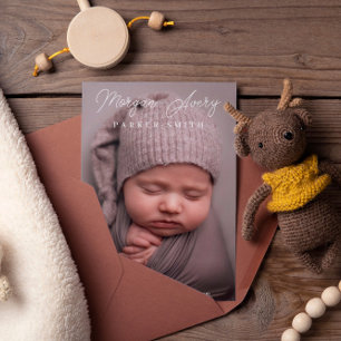 Anuncio Recién nacido de escritura de firma de nombre blan