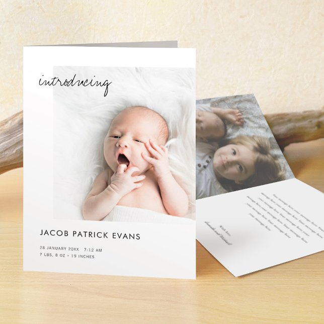 Anuncio Recién nacido fotográfico moderno simple de niño o (Subido por el creador)