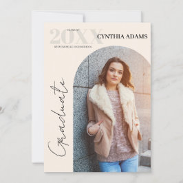 Anuncio Sencilla foto de arte moderno graduada en Beige