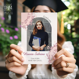Anuncio Silueta de graduada femenina rosa moderna con bord