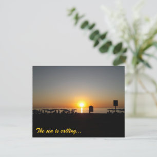 Anuncio Silueta de puesta de sol de verano costero