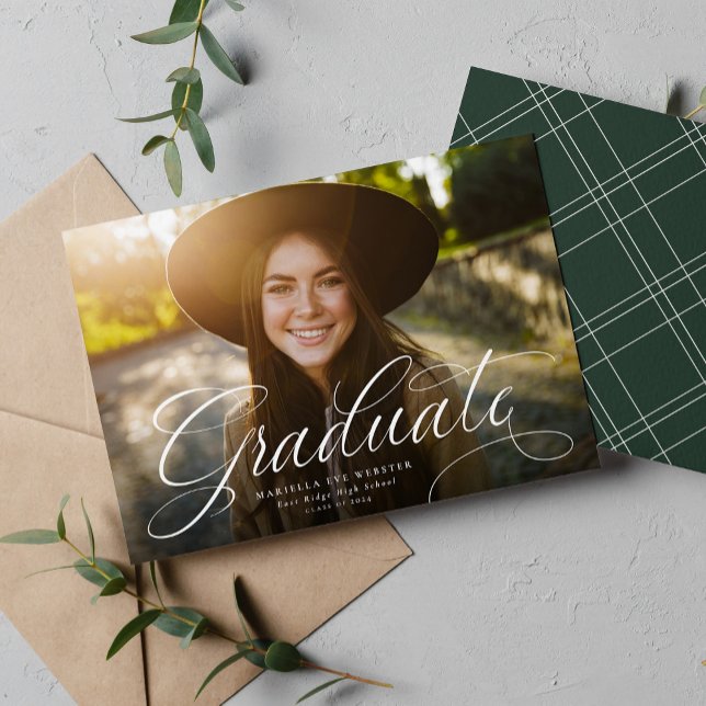 Anuncio Simple guion licenciado elegante graduación verde (Subido por el creador)