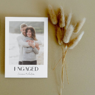 Anuncio Simple y moderno 3 Photo Script Engagement Party