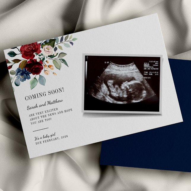Anuncio Sonograma Bebé Floral de Borgoña Embarazo (Pregnancy Announcement Sonogram Burgundy Floral Card)