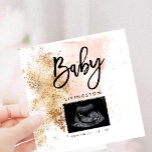 Anuncio Sonograma único que se acerca pronto al embarazo e<br><div class="desc">Sonograma rosa y dorado moderno pronto con tarjeta de Invitación de embarazo</div>