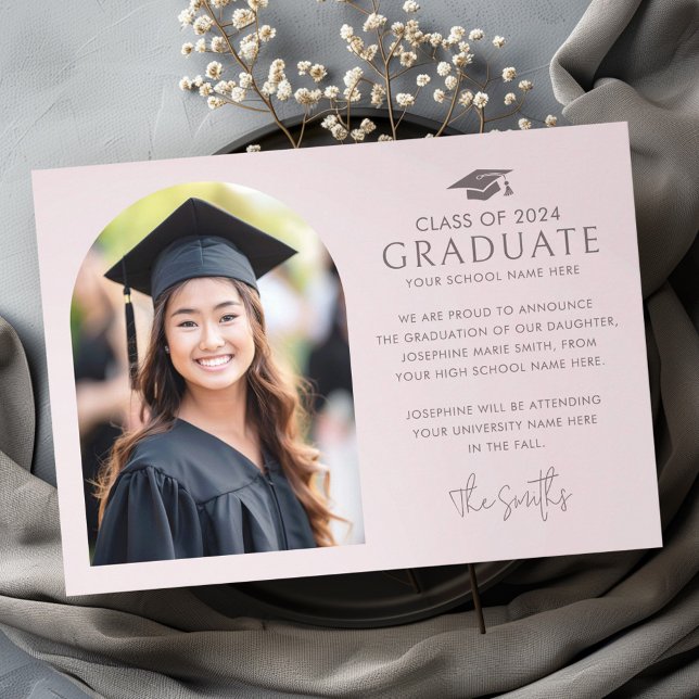 Anuncio Tapa de graduación elegante rosa de luz de arco (Graduation cap elegant arch light rose taupe photo announcement)