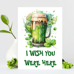 Anuncio Taza de cerveza verde irlandesa día de San Patrici