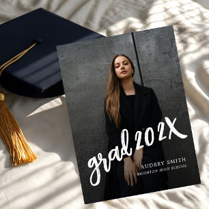 Anuncio Título de graduación de foto de graduado con letra