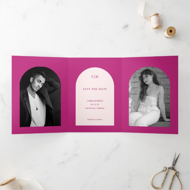 Anuncio Tríptico Foto de arco rosa caliente para boda Save the Date (Interior)