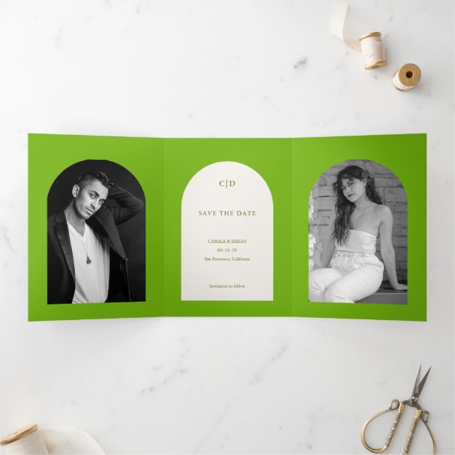 Anuncio Tríptico Foto de arco verde vibrante para boda Save the Dat (Interior)
