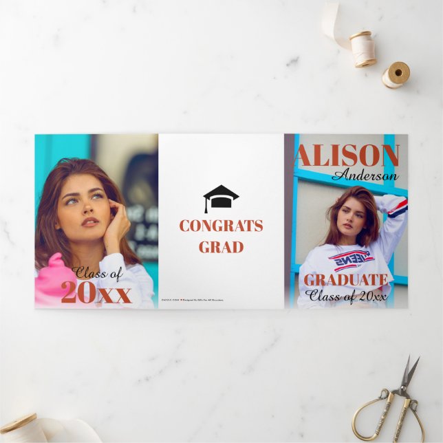 Anuncio Tríptico Foto de la graduación de Terracotta Class de 2025 (Exterior)