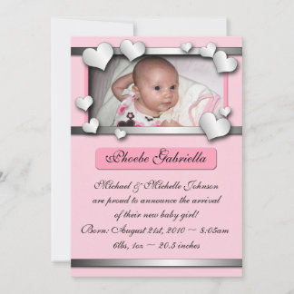Anuncios de nacimientos rosados en los corazones d