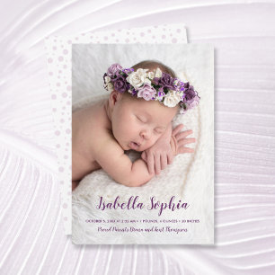 Anuncios de natalidad de foto de bebé morado dulce