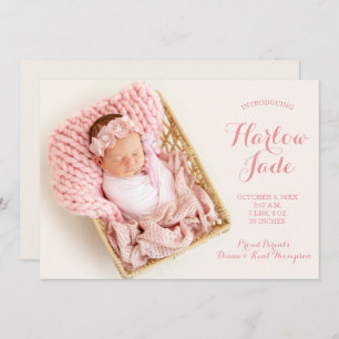 Anuncios de natalidad de la foto de la niña dulce