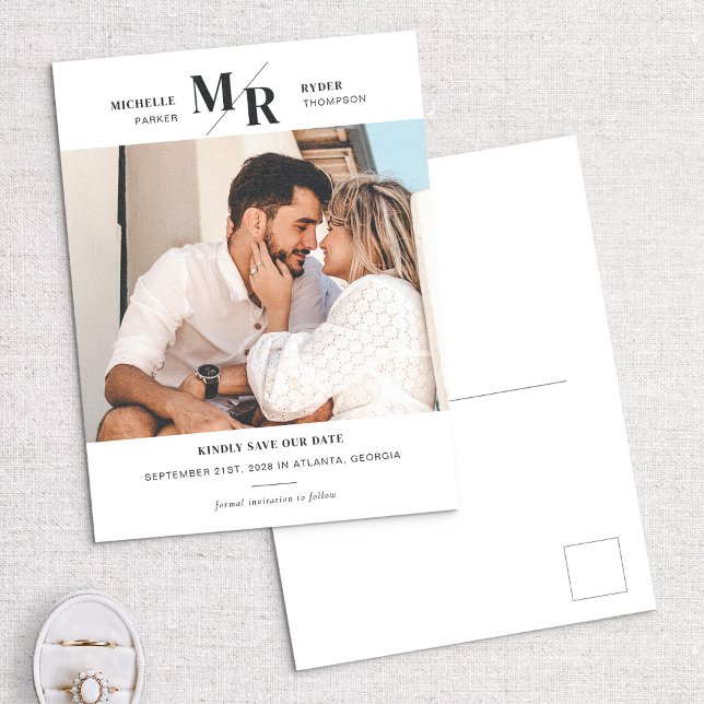 Anuncios Foto moderna de un monograma Guardar la postal de  (Subido por el creador)