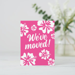 Anuncios Nos hemos mudado postal de flores de Hawái rosadas