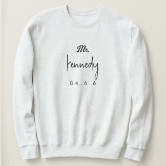 apellido con sudadera de fecha y firma
