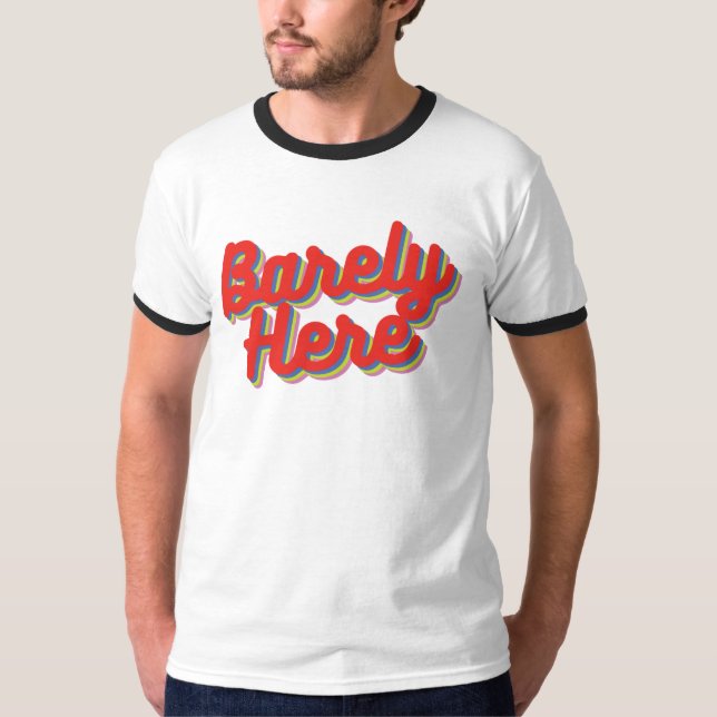 Apenas aquí / camiseta roja (Anverso)