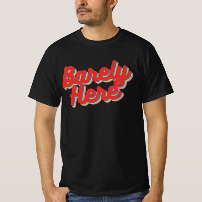 Apenas aquí / camiseta roja (Anverso)