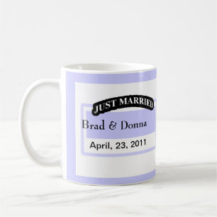 Apenas casado casando las tazas