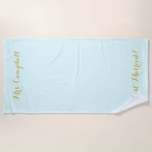 Apenas casado en toalla de la luna de miel del oro