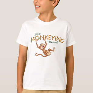 Apenas Monkeying alrededor la camiseta