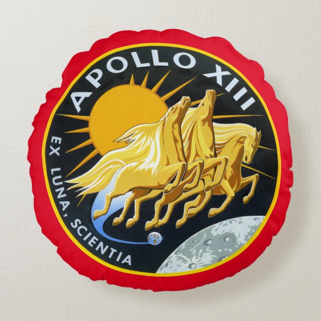 Apolo 13-insignia tirando almohada (Anverso)