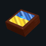 Apoya la caja de regalo de Ucrania Bandera ucrania<br><div class="desc">Apoyen las cajas de regalo de Ucrania - Paz - Bandera ucraniana - Apoyo a la libertad - Patriótico - Juntos fuertes - ¡Victoria! Se pueden transferir más de 1000 productos Zazzle. С л а в а к У snihtsniht - ¡Slava Ukraini!</div>