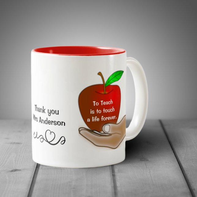 Apple en la taza de aprecio de los profesores (Subido por el creador)
