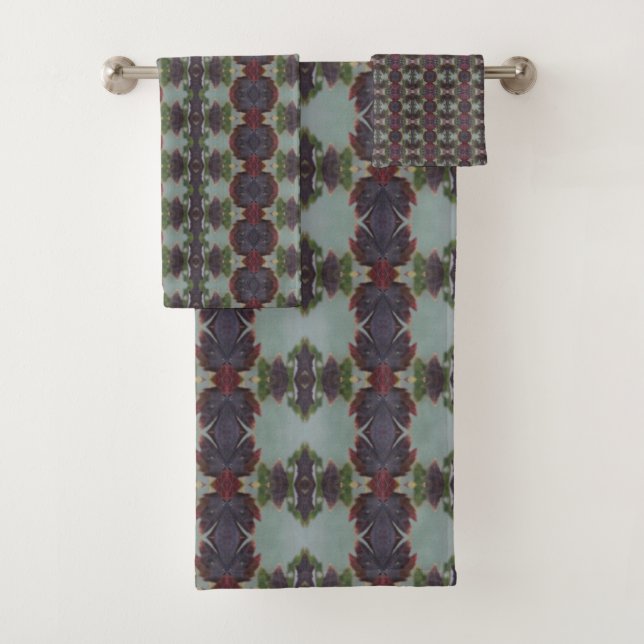 Aqua Burgundy Y Green (In situ)