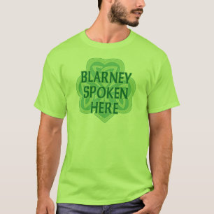 Aquí camiseta hablada lisonja