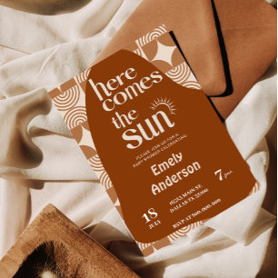 Aquí viene el sol de la ducha de bebé Invitación