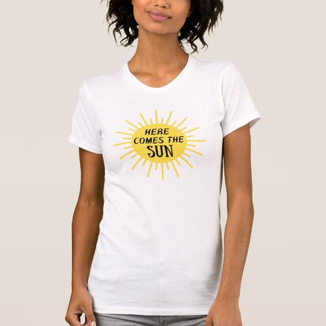 Aquí Viene La Camiseta Del Sol (Anverso)