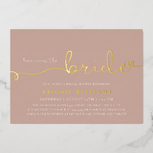 Aquí viene la novia Tarjeta de invitación de papel