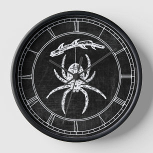 Araña gótica en el reloj de bifurcación redonda
