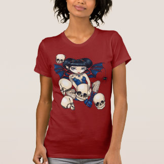 Arañas y camisa de los cráneos