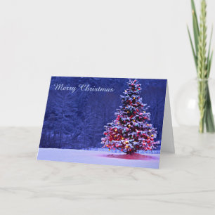 Árbol de Navidad cubierto de nieve