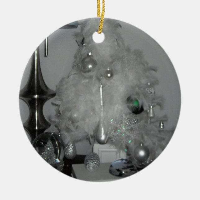 Árbol de Navidad de pluma blanca con decoraciones (Frente)