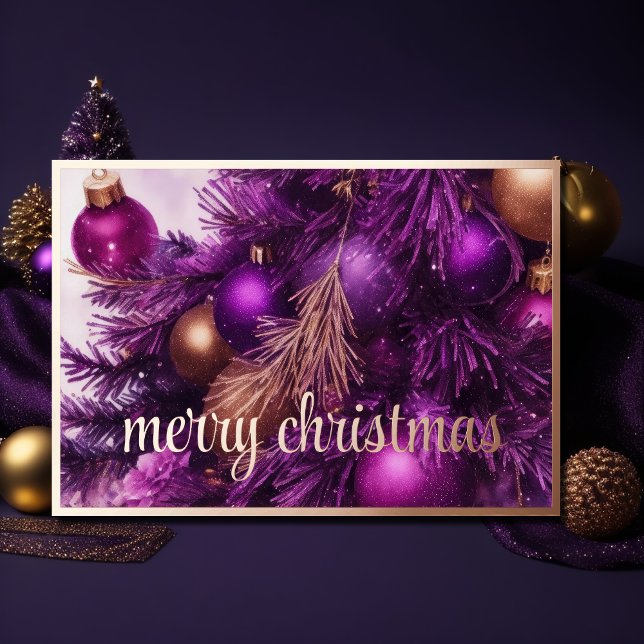 Árbol de Navidad púrpura con ornamentos (Subido por el creador)