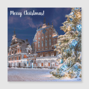 Árbol de Navidad y la casa de las cabezas negras e