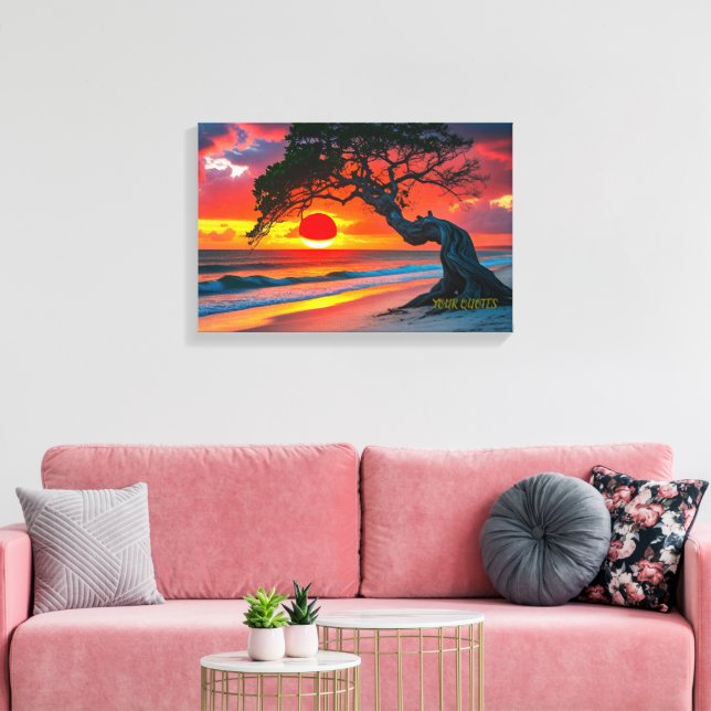 Árbol dramático en la puesta de sol sobre arte mur (Insitu (Sala de estar))
