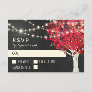 Arbol rojo y luces de cadena de otoño RSVP