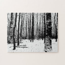 Árboles blancos y negros en la nieve Rompecabezas