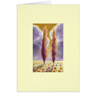 Árboles de Cypress en el campo III del girasol