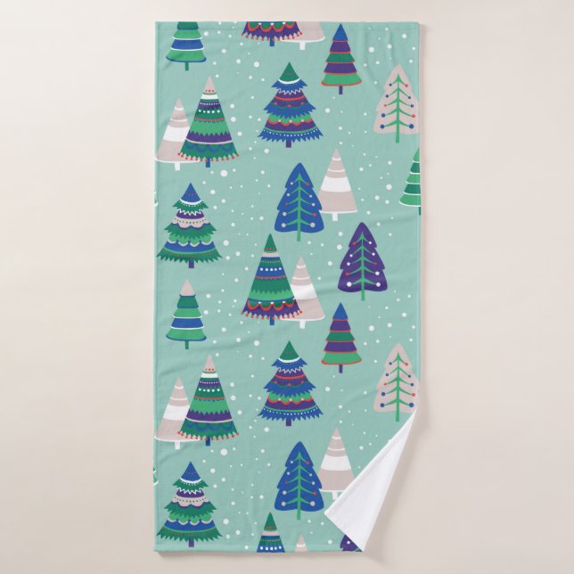 Árboles de Navidad en un fondo azul (Toalla de baño)