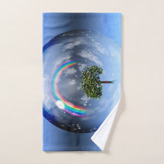 Arcoiris y árbol verde