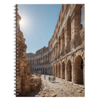 Arcos iluminados por el sol del cuaderno de Colise