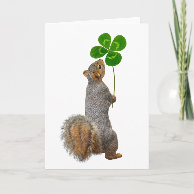 Ardilla afortunada con tarjeta de trébol de cuatro (Anverso)